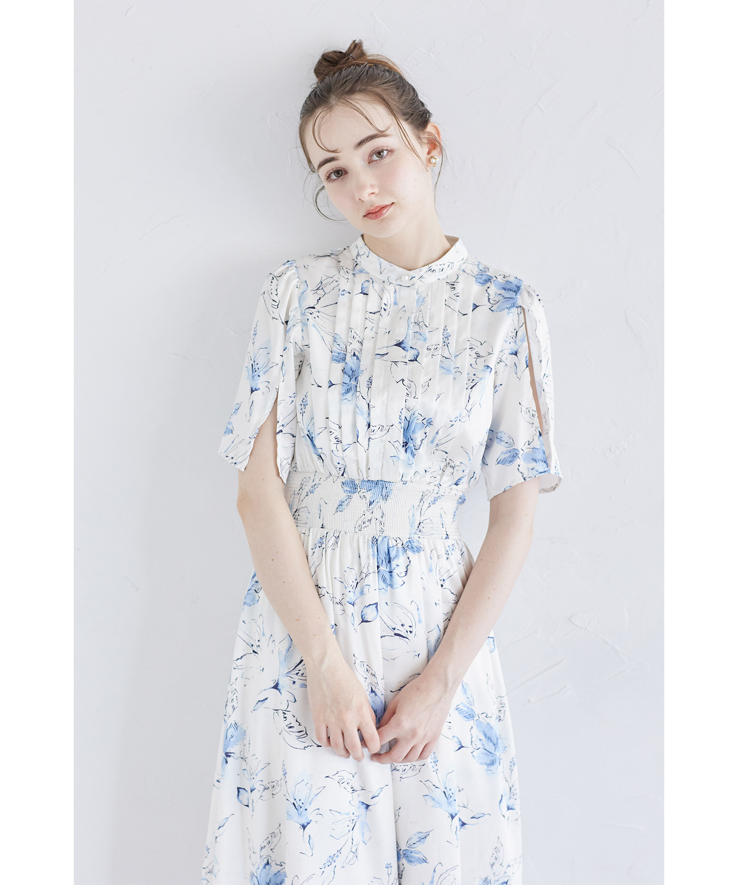 スリットスリーブ水彩ラインフラワープリントワンピース