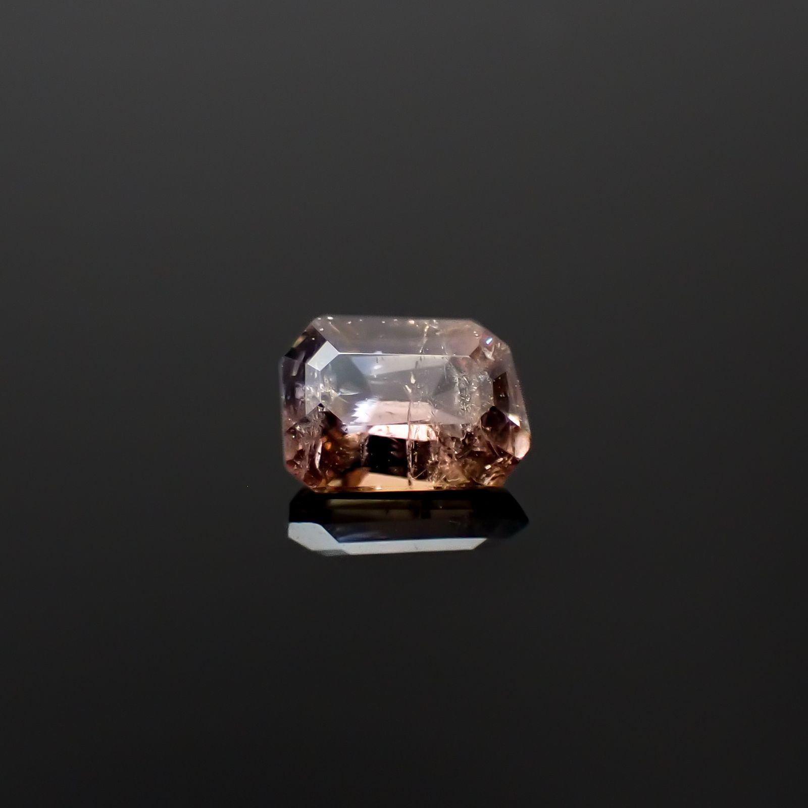 ブルーティントアキシナイト パキスタン産 0.25ct / 4.2x3.1mm前後