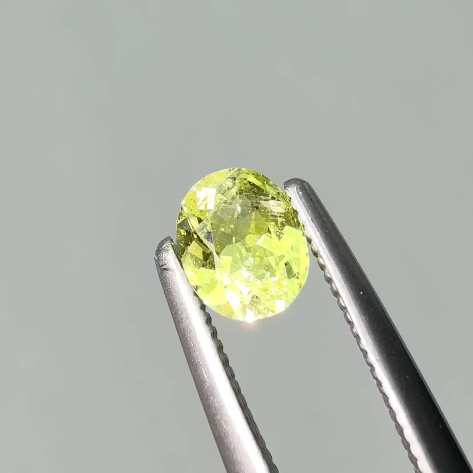 イエローゾイサイト(宝石名イエロー・ゾイサイト)タンザニア産 ソ付(彩