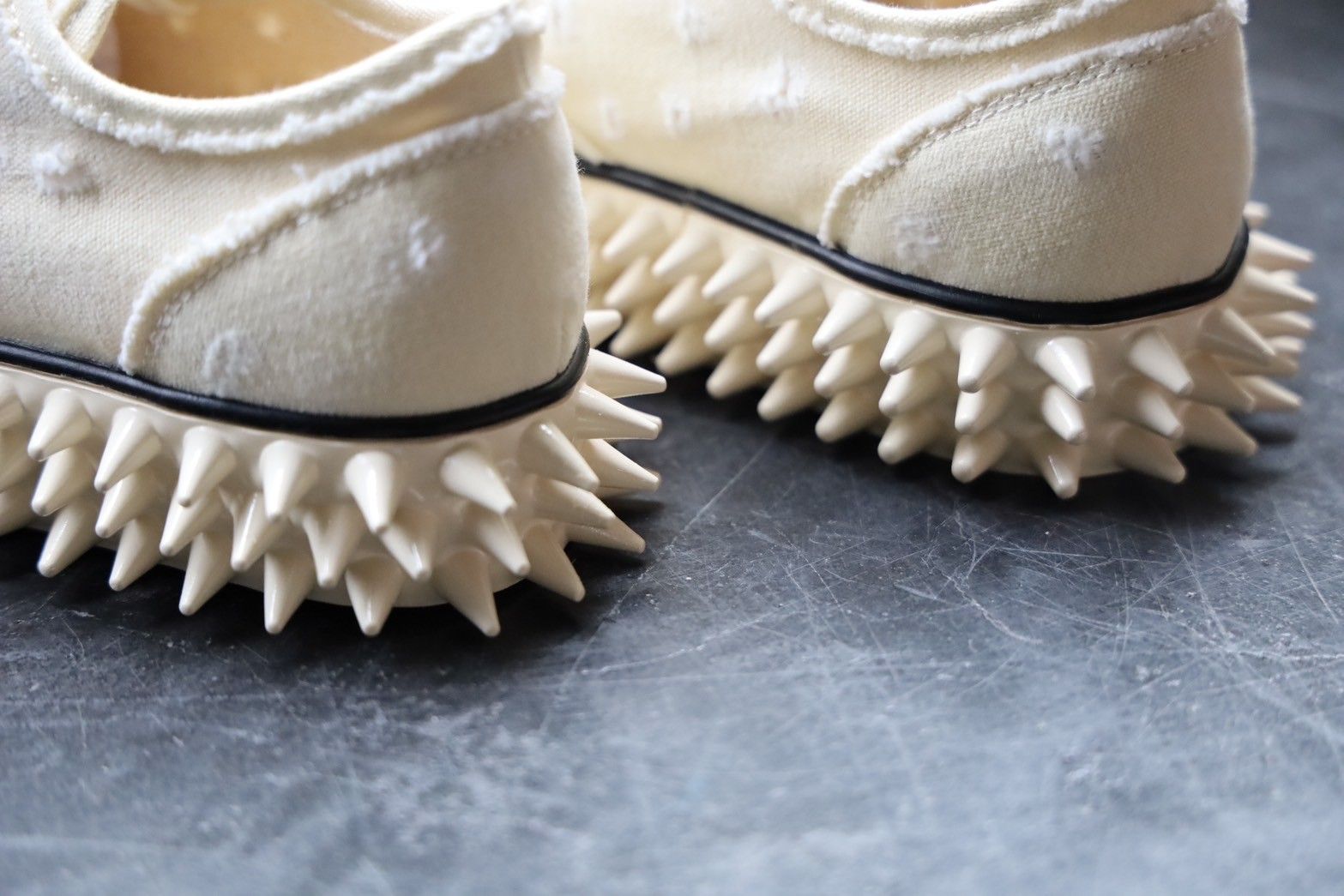 doublet - doublet 25SS SPIKY CANVAS SNEAKER (25SS60FT67)IVORY☆1月