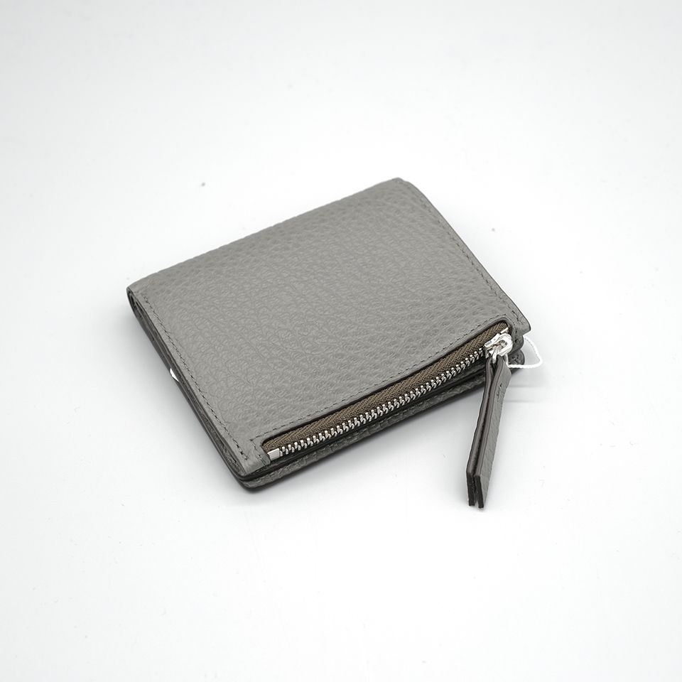 Maison Margiela - 4ステッチ フリップフラップ ウォレット <カイユー