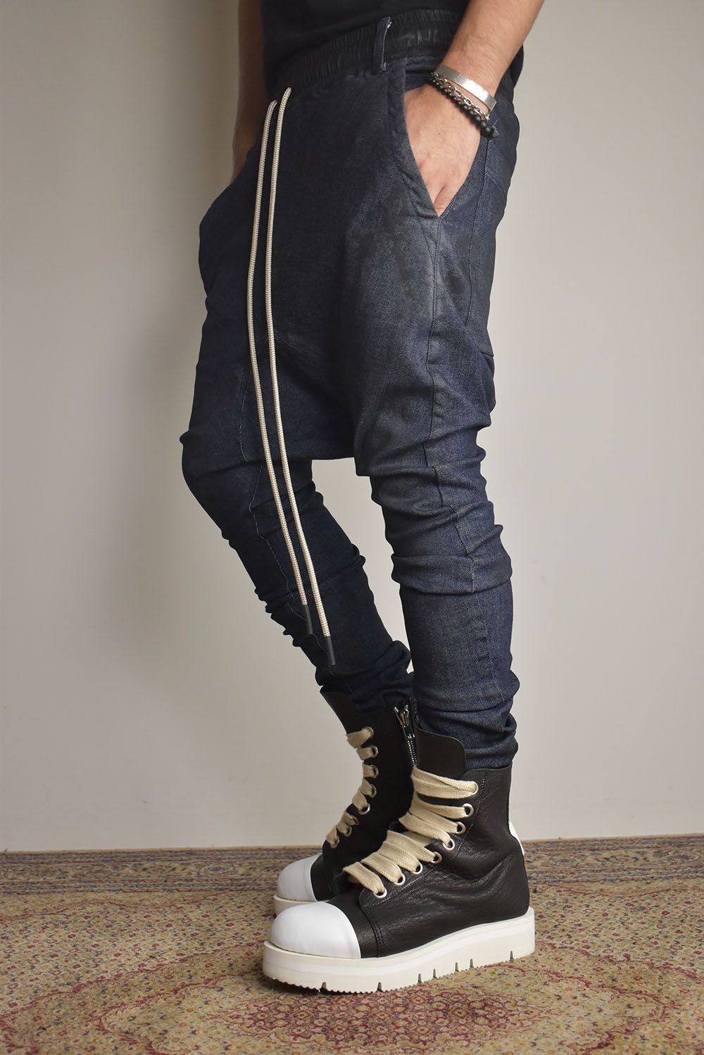 A.F ARTEFACT - Coated Stretch denim Sarouel skinny