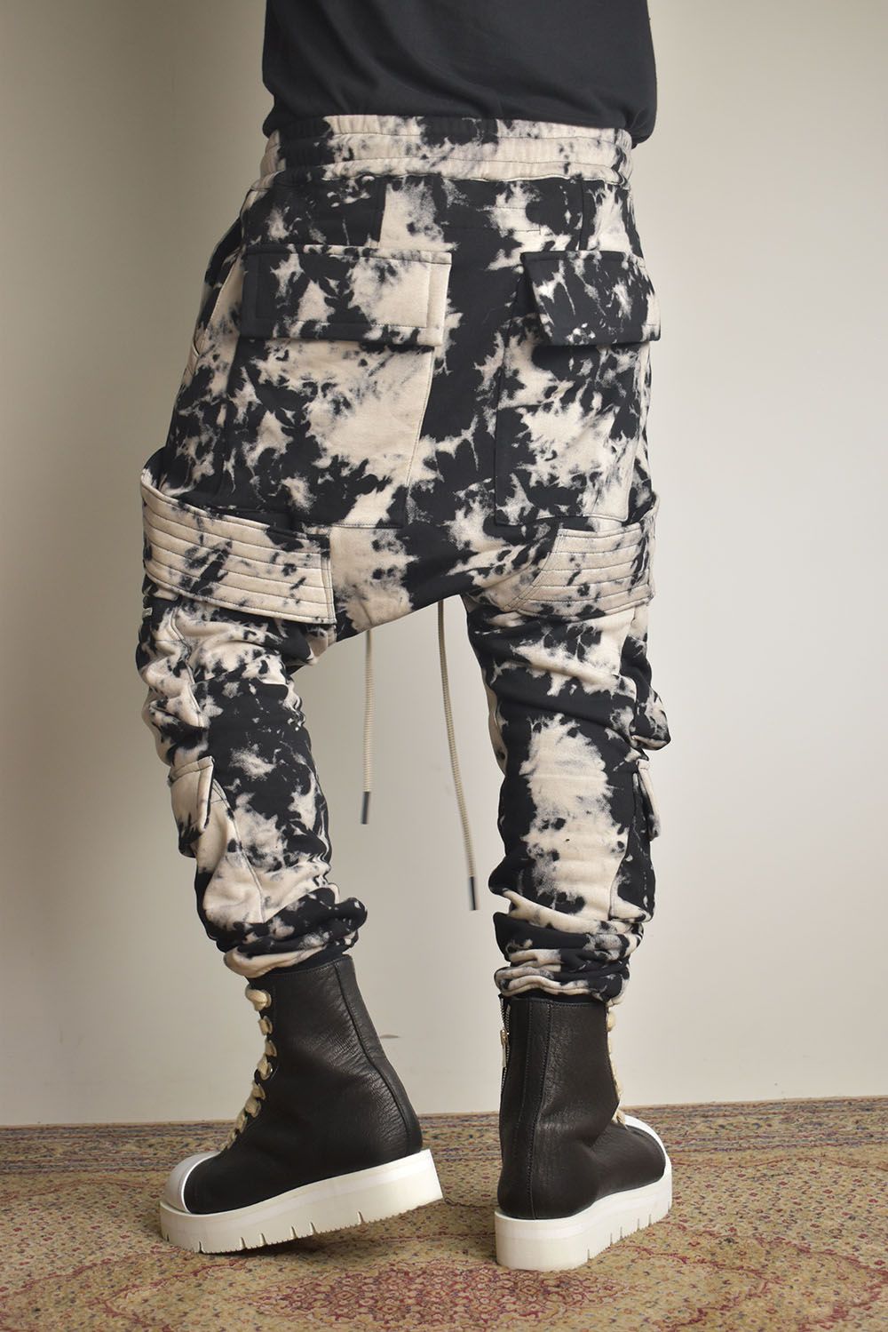 A.F ARTEFACT - Discharge Pinting Belt Cargo Sarouel Jogger