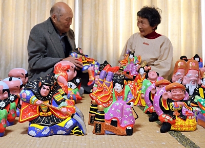 立派な出来栄え、土人形お披露目 3月「中野ひな市」で販売｜信濃毎日