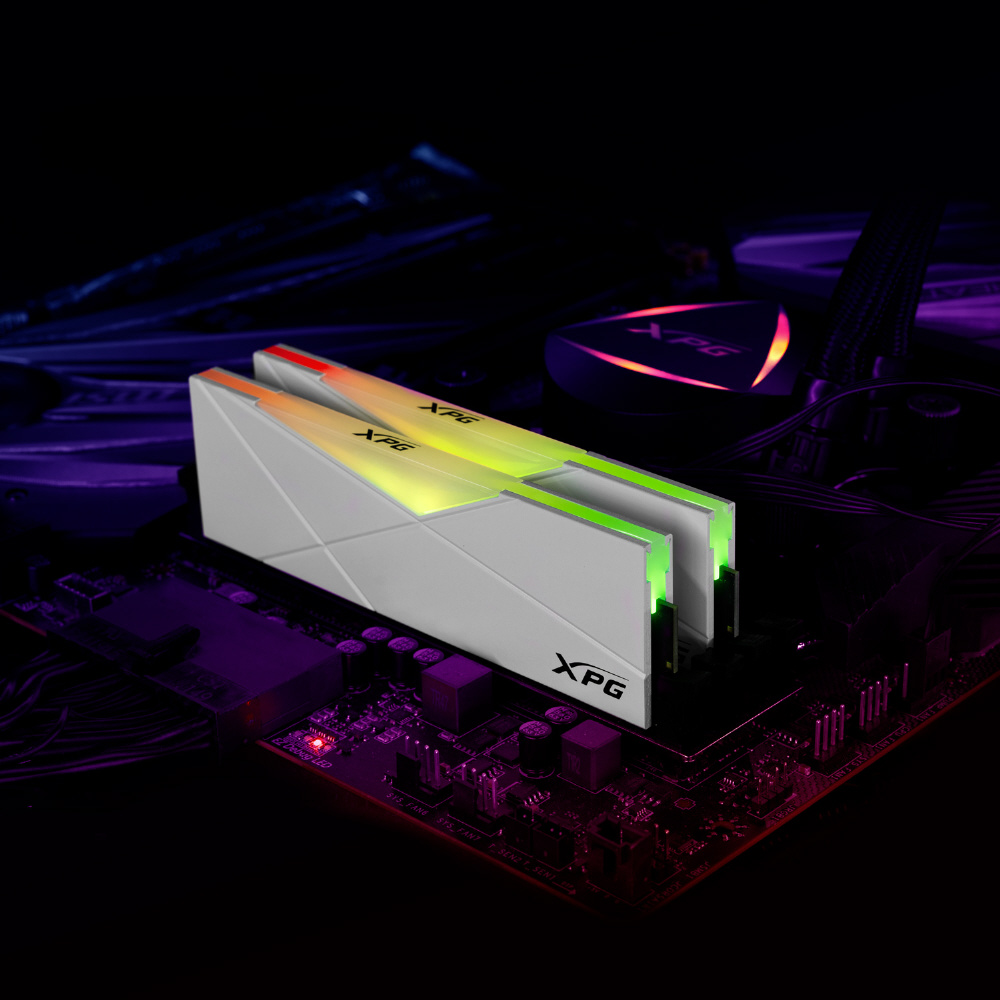 増設ゲーミングメモリ XPG SPECTRIX D50 RGB ホワイト AX4U320016G16A
