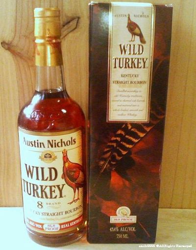 ワイルドターキー 8年 旧ラベル 86.8プルーフ／正面向きの七面鳥