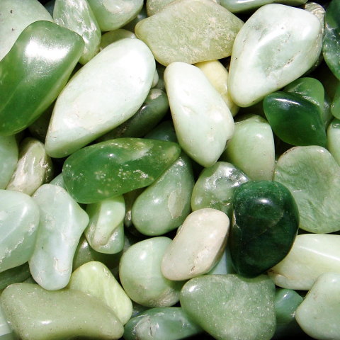 50袋限定特価！＞【中国産翡翠（ヒスイ）玉砂利】1kg 歴代の王に愛