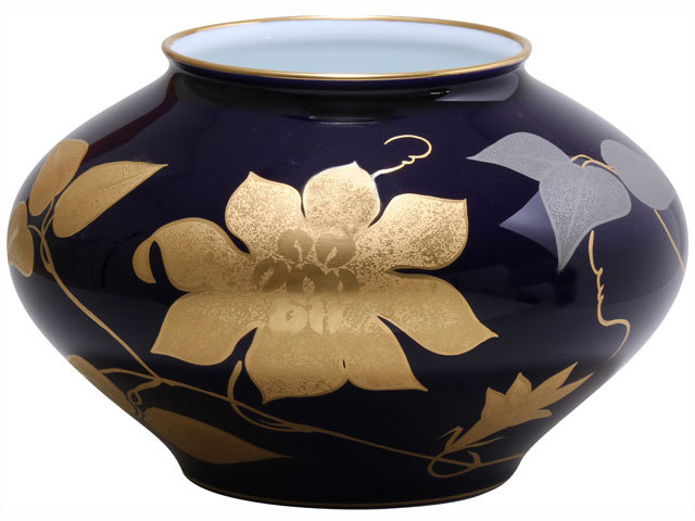 OKURA 大倉陶園 浮き彫り葉文 花瓶飾り壺 花器 白磁 金縁 高23.8 花瓶