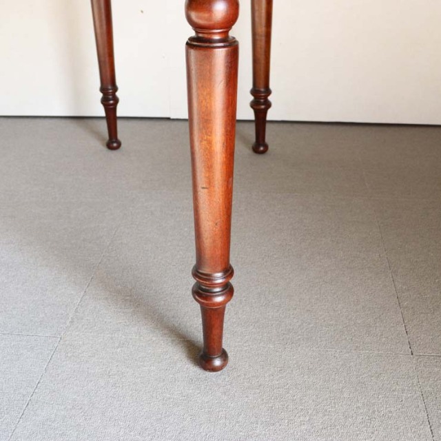 ヴィンテージでは消えた家具 Whole Table アンティークのマホガニー材