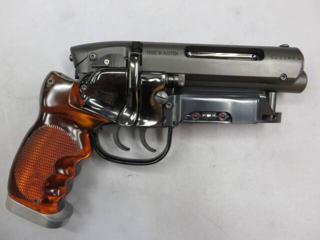 エルフィンナイツプロジェクト】高木型弐0壱九式爆砕拳銃・M2019