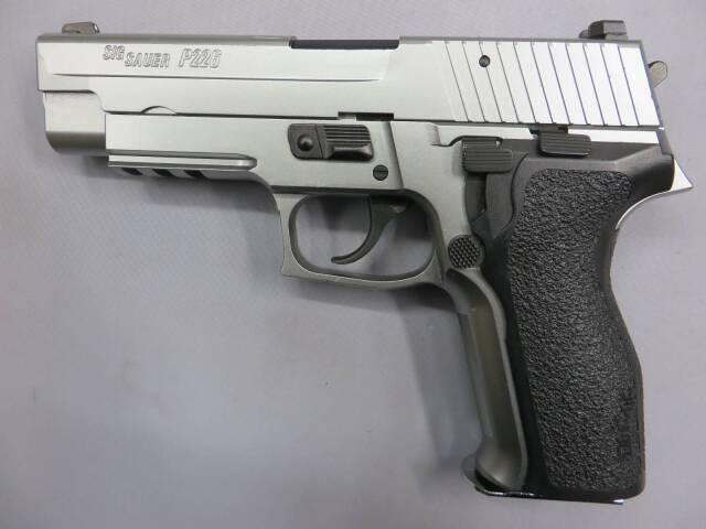 東京マルイ】SIG SAUER P226 E2 ステンレスモデル