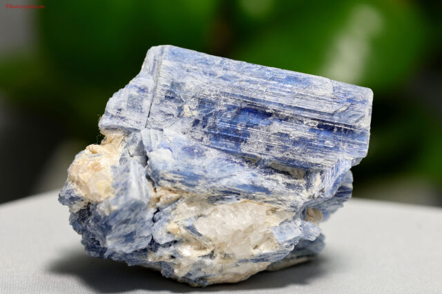 カイヤナイトの原石(A455)