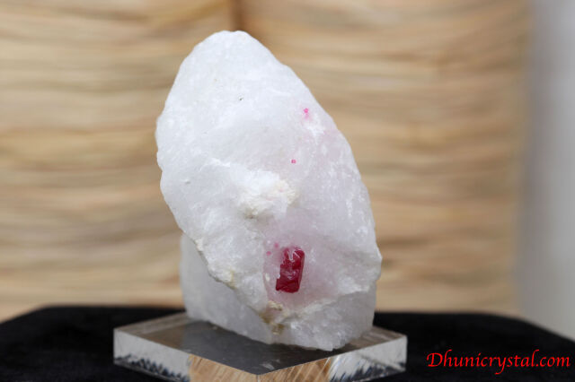 スピネル結晶/母岩付き(P366)