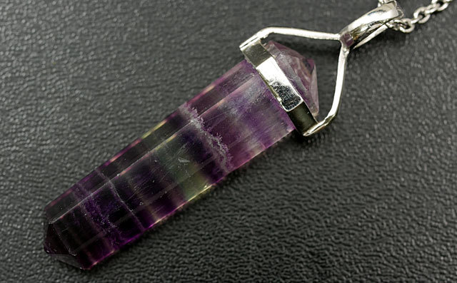 パーティ・カラード・フルオーライト (バイカラー・フローライト