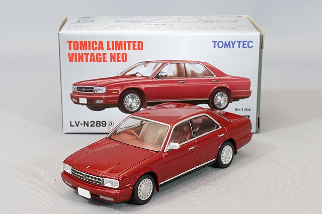 トミカリミテッドヴィンテージ NEO 1/64 日産 セドリック ワゴン 東京
