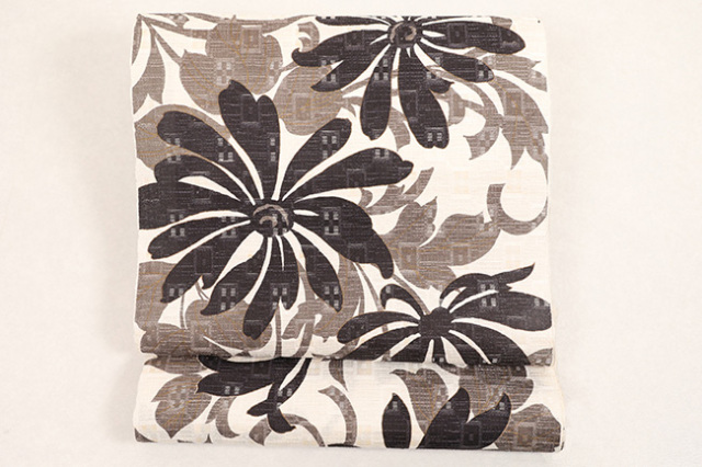 H-365 名古屋帯 名古屋仕立て 正絹 九寸 植物文様 唐織 白