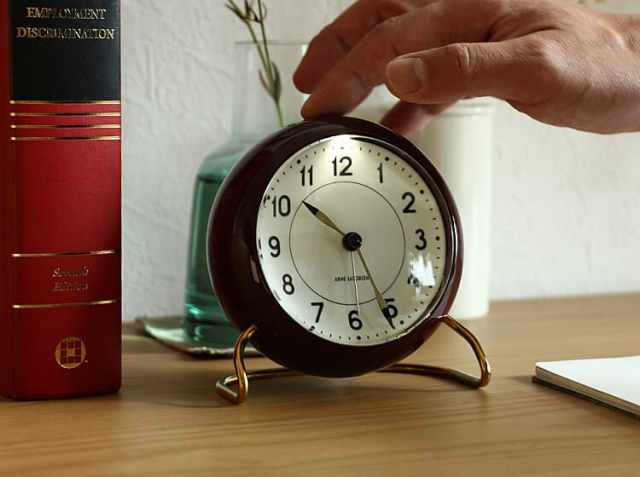 アルネ・ヤコブセン STATION（ステーション） テーブルクロック 限定