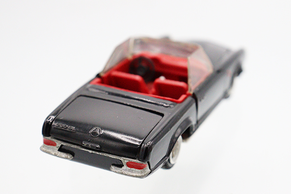 ミニカーショップ ケンボックス Teknoメルセデスベンツ230 SL (黒