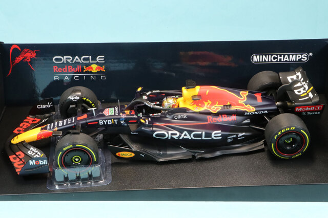 ミニチャンプス 1/18 レッドブル RB18 日本GP 2022 マックス