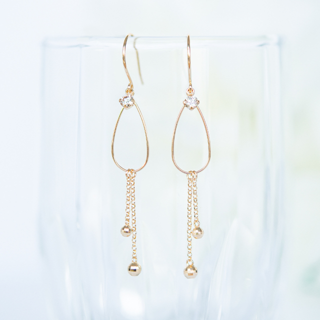 鑑別カード付き】フックピアス K18イエローゴールド ダイヤモンド