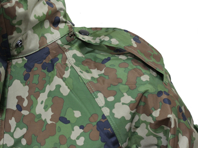 ゴアテックス迷彩雨衣