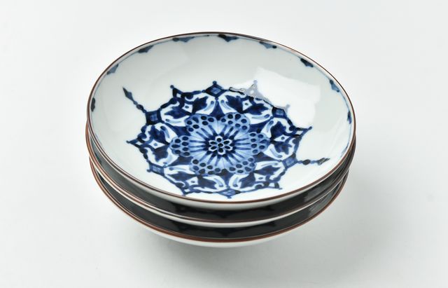 団扇形 岩上花紋 染付 変皿】工芸品 団扇形 岩上花紋 染付