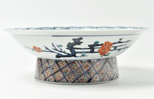 山本恭代 33 色絵梅水仙菊図台皿 ｜ 暮らしのうつわ花田 和食器 通販