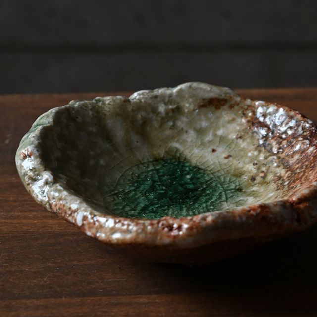 伊賀灰釉叩き小皿（MA-280） 作家「新学」