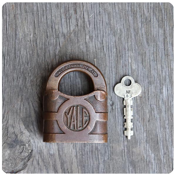 鍵 アウトレット 錠前 古民具 アンティーク 蔵の鍵 古い鍵 錠前 蔵鍵