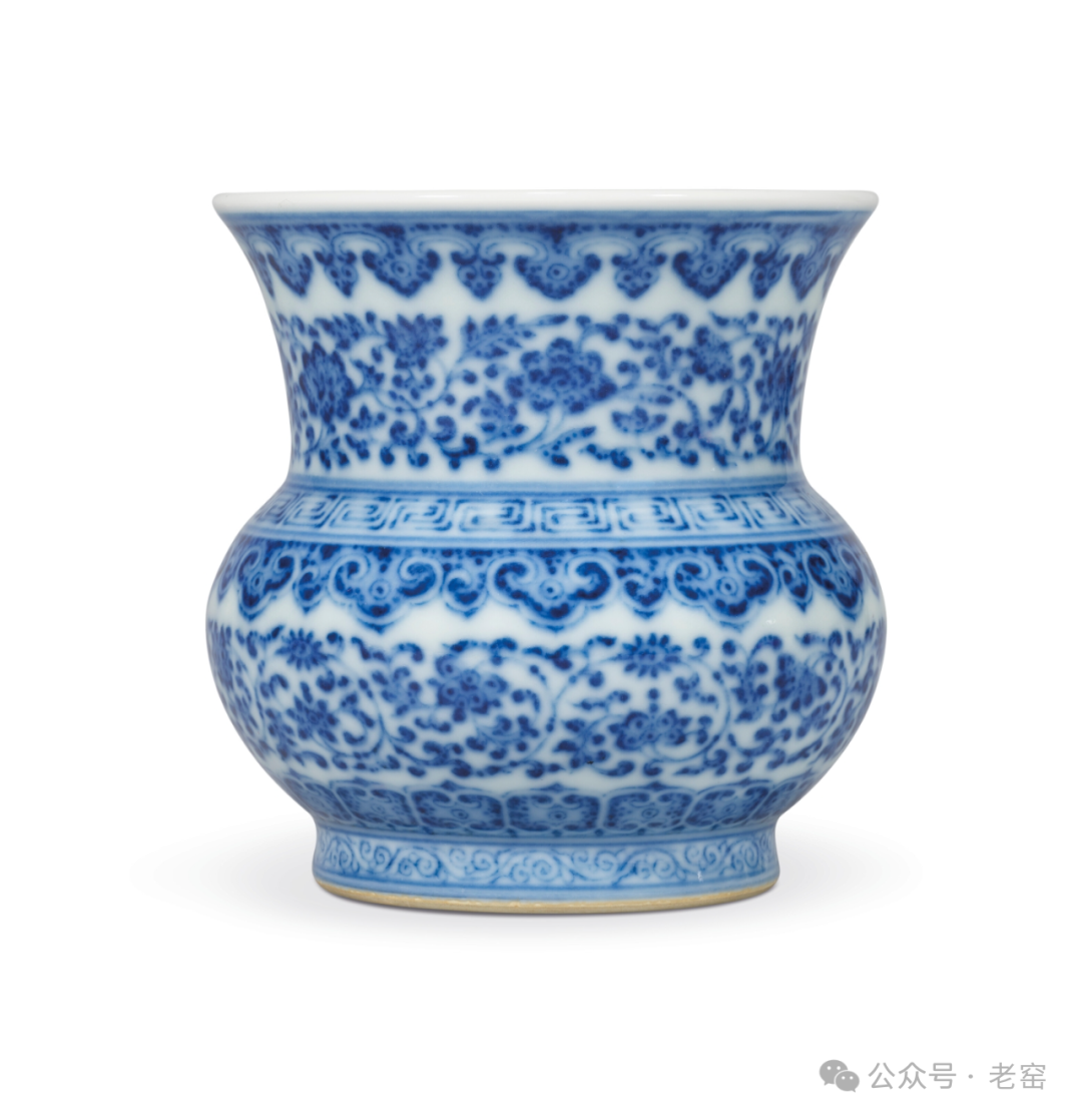 中国美術 青花 纏枝蓮花 武人紋 瓶 高25.5cm(HA374)