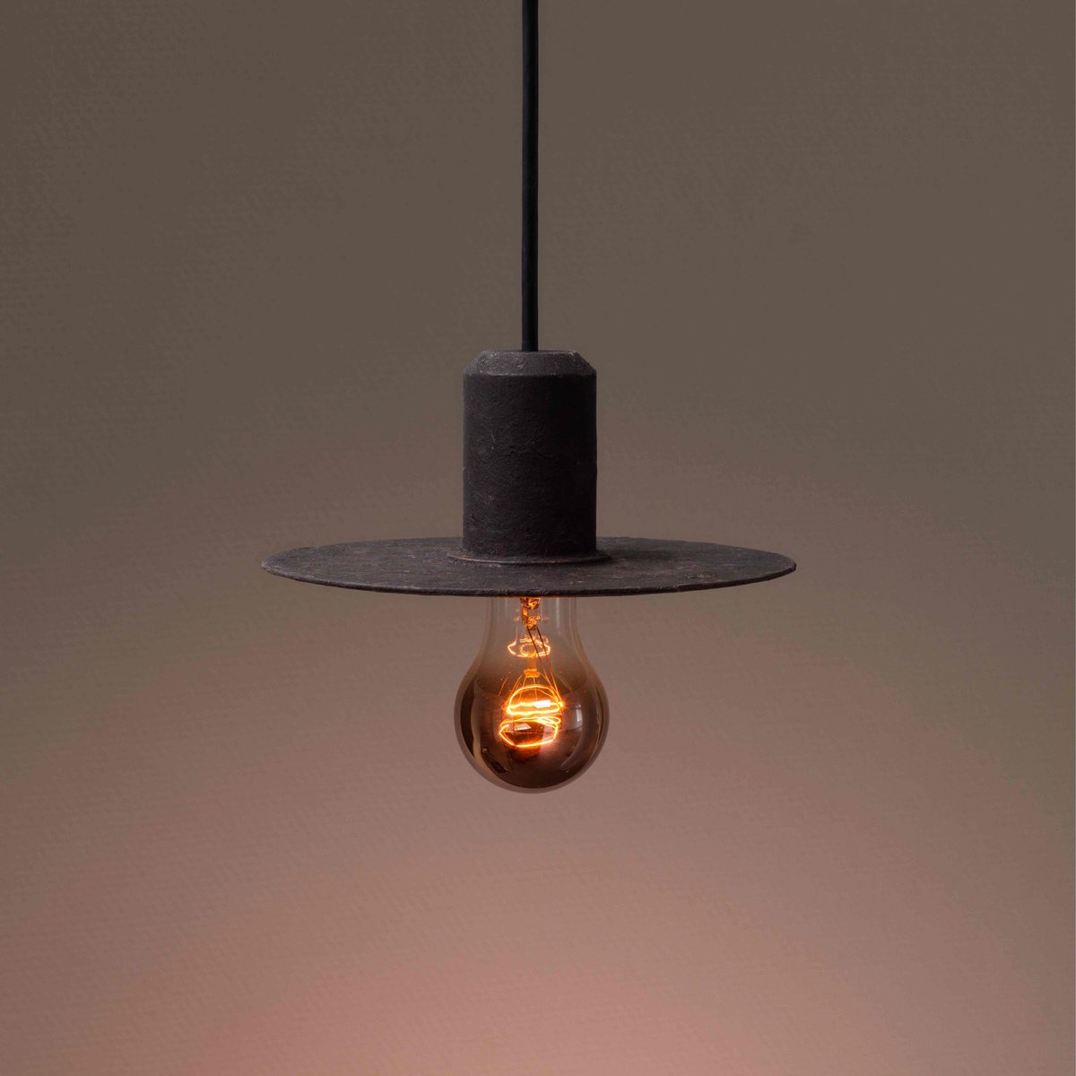 NEW LIGHT POTTERYバレットフラットシェード 真鍮 NEW LIGHT POTTERY