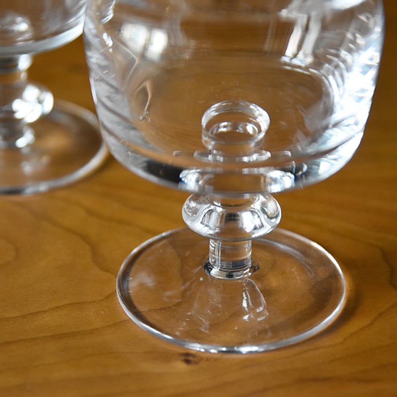 アンティークグラス オペーク（乳白色）ツイストステム ゴブレット