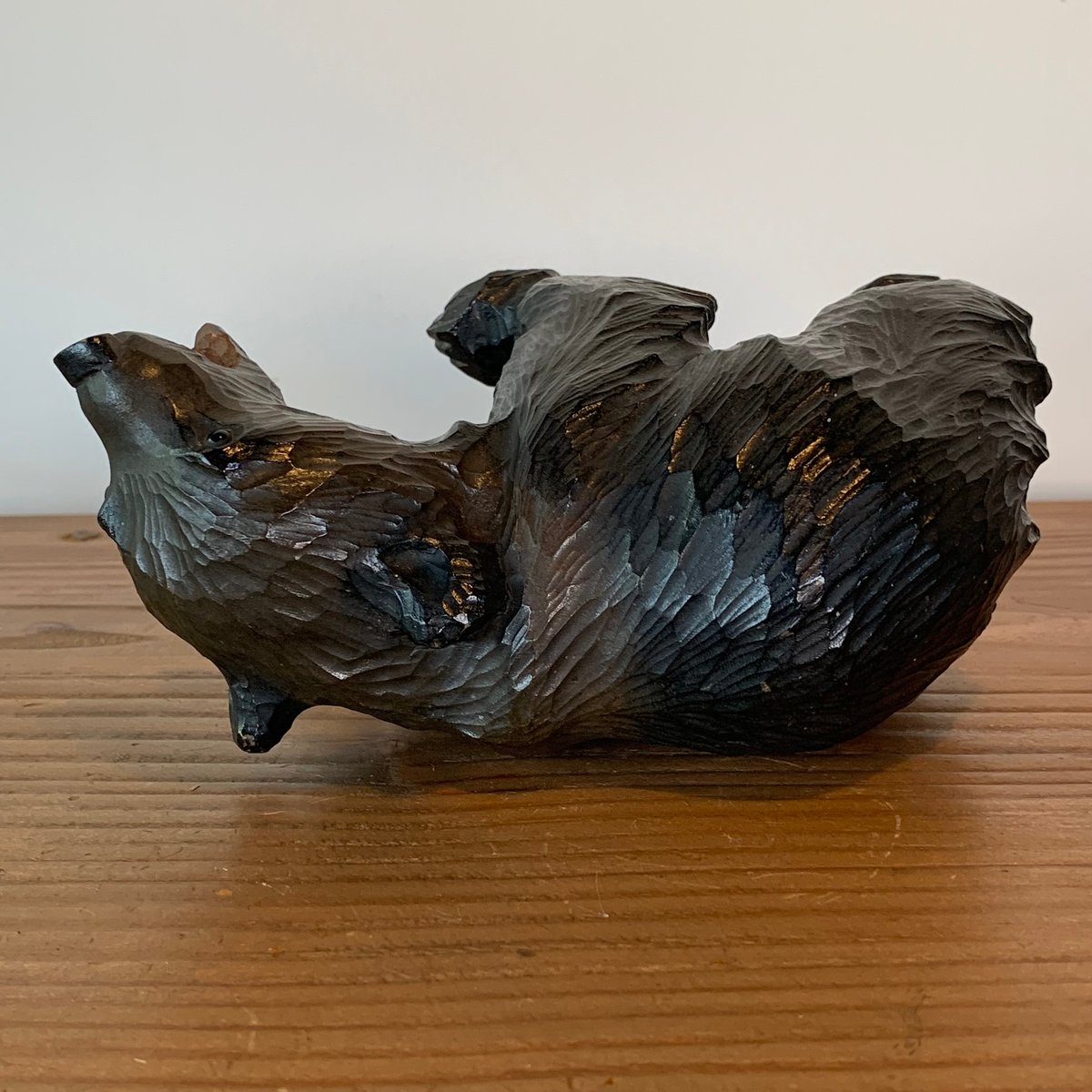 木彫り熊 這い熊 吠え熊 小 ガラス目 右向き 北海道 | MILMOUNTAIN STORE