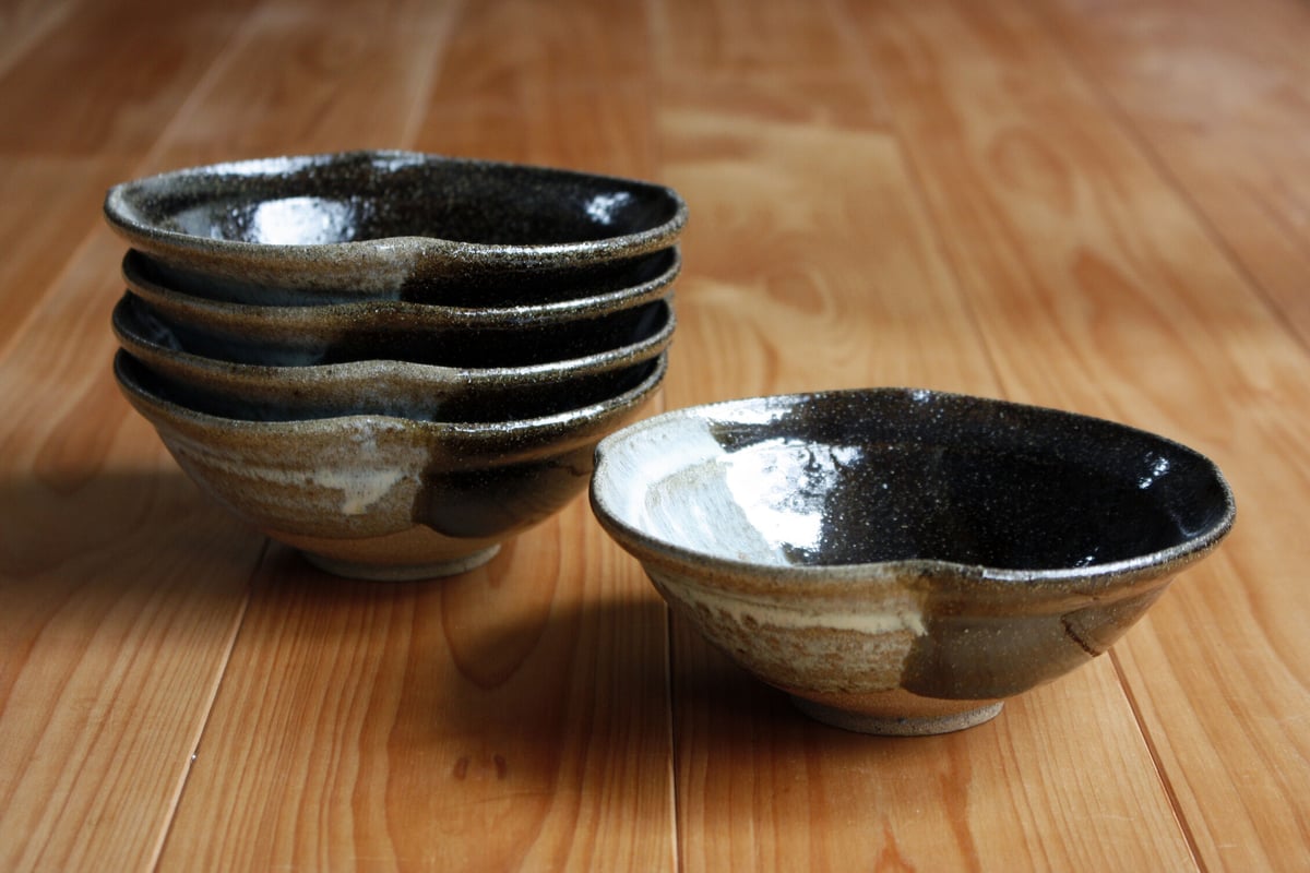 上作】唐津焼十三代中里太郎右衛門叩き朝鮮唐津耳付水指定価81万円