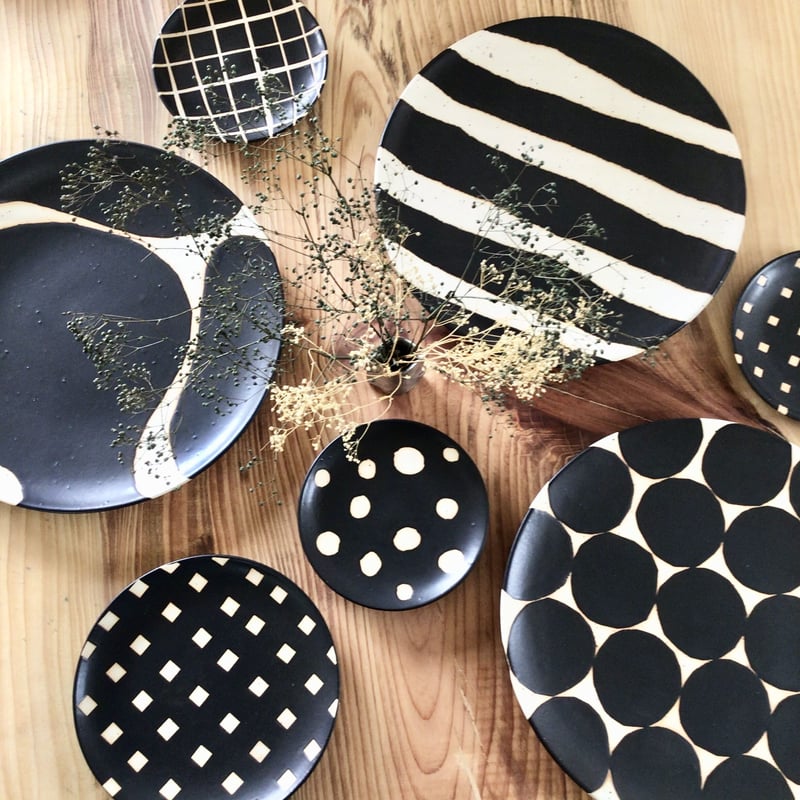 沖縄の陶器・やちむん】 陶factory509 モノクロ皿 大 | 沖縄のうつわ