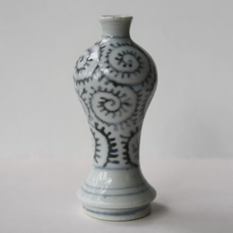 138 古伊万里 KOIMARI 蛸唐草文 瓶子 | imarimaru