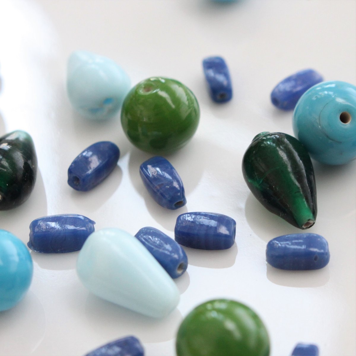 細長ガラスビーズ10個（ブルー）9㎜ チェコヴィンテージ 169 | Le manège