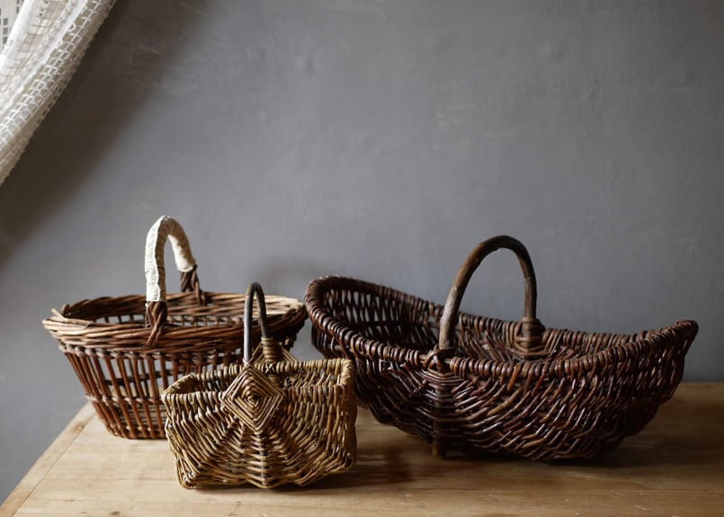 パニエ かご 籠 バスケット フランスブロカント アンティークのある