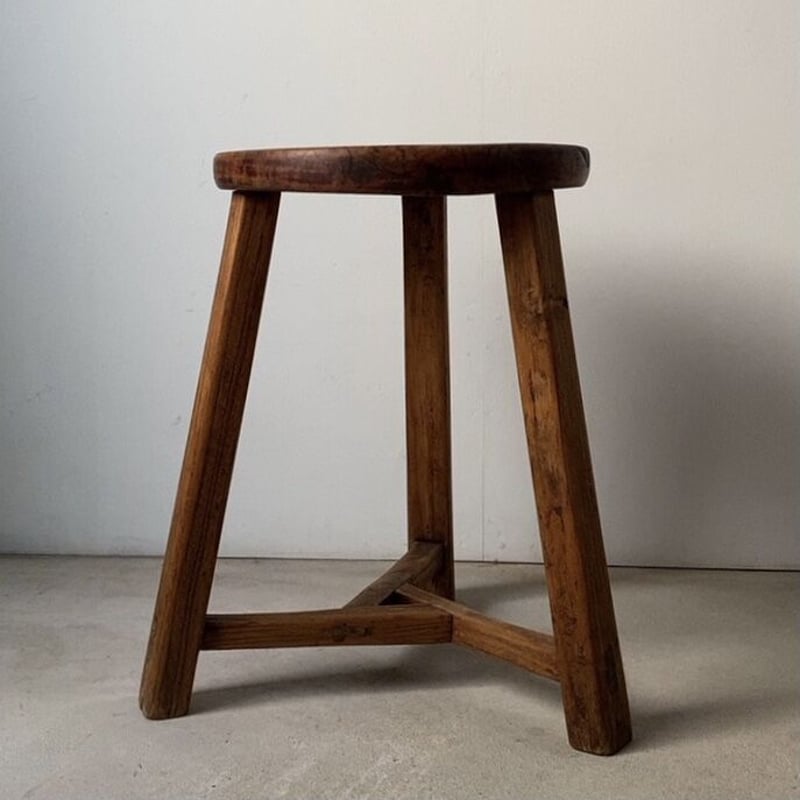 アンティーク 3レッグ 丸椅子 木製無垢 古いスツール 厚めの無垢材