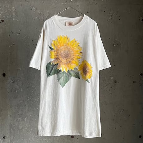90size】house on the hill Tシャツflower