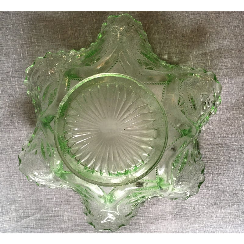 プレスガラスコンポート鉢 波形ハート文様グリーンガラス 昭和初期