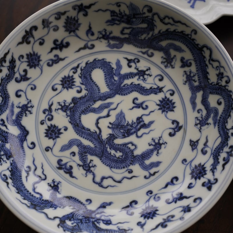 中国古美術 清の時代 青花 雲龍文大皿 染付 28cm 青花龍文大皿 文化
