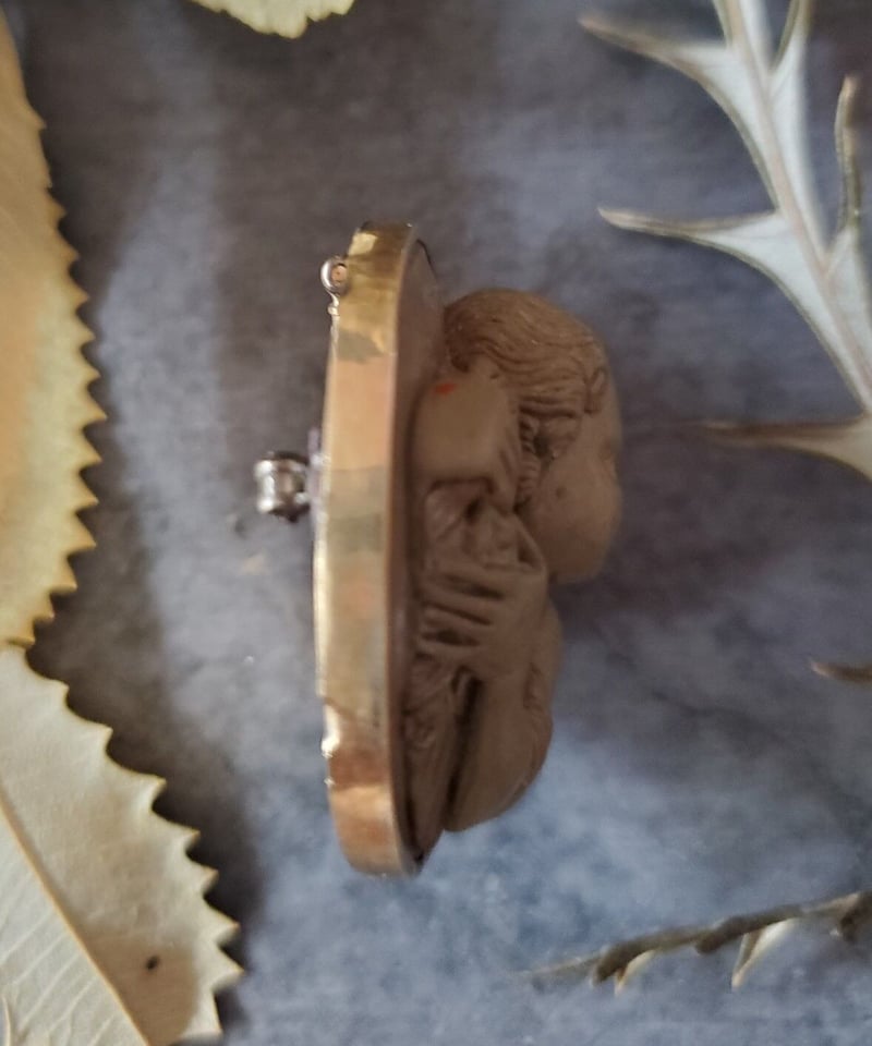 天使のラーバカメオブローチ アンティーク品 | アンティーク