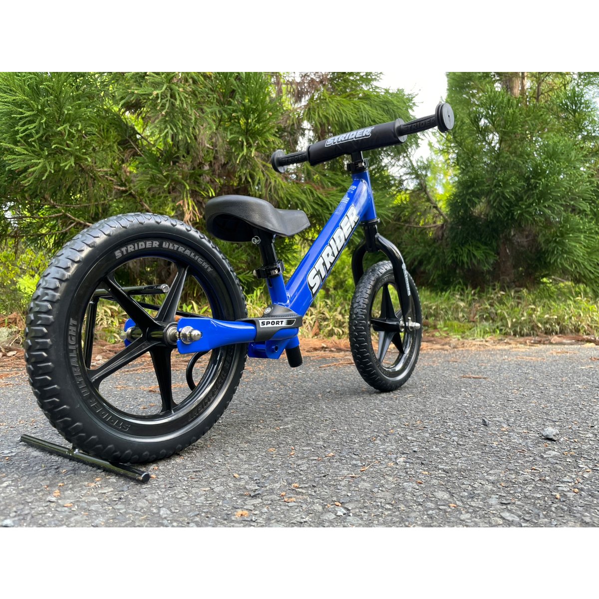新品 未開封 ストライダー 12インチ スポーツモデル ブルー STRIDER