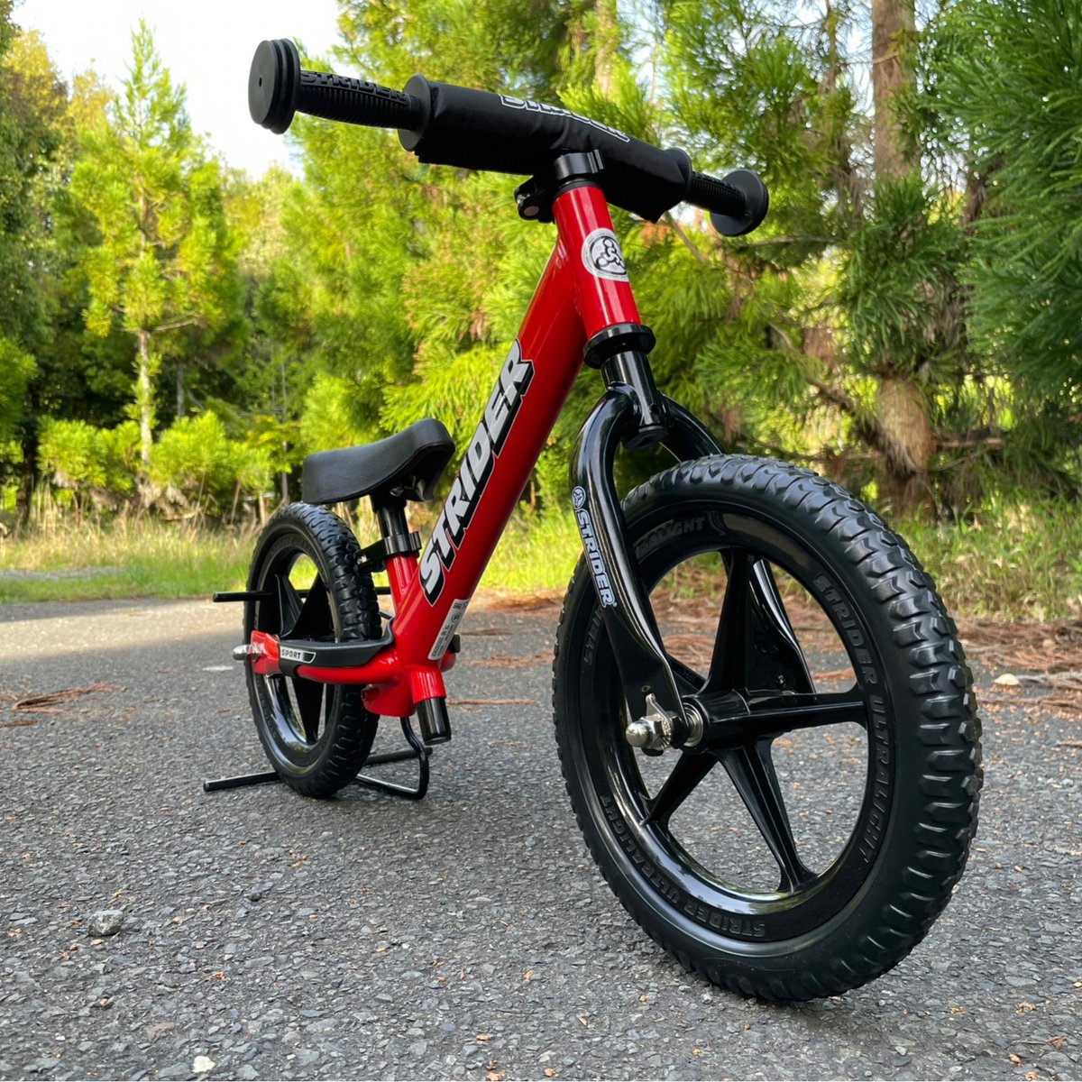 ストライダー スポーツモデル 12インチ ST-S4RD 赤 ストライダー ST-4