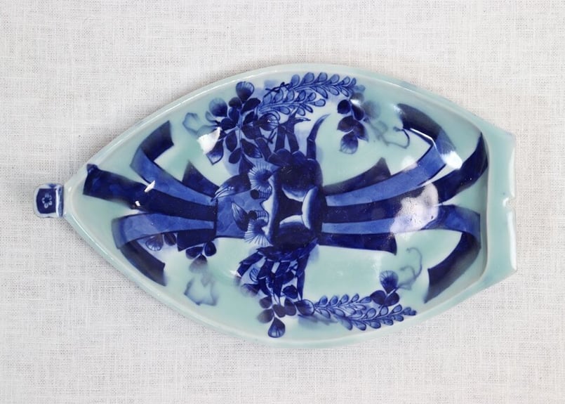 明治前期青磁染付束ね熨斗に蟹図舟型皿 | 吉祥寺PukuPuku