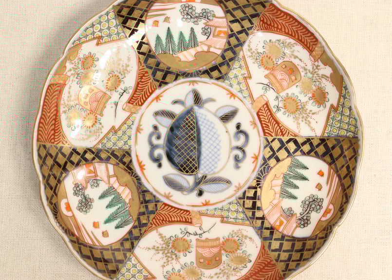 明治期 再興九谷 色絵兎山水公家図飾皿 尺2寸 明治期 再興九谷 色絵兎