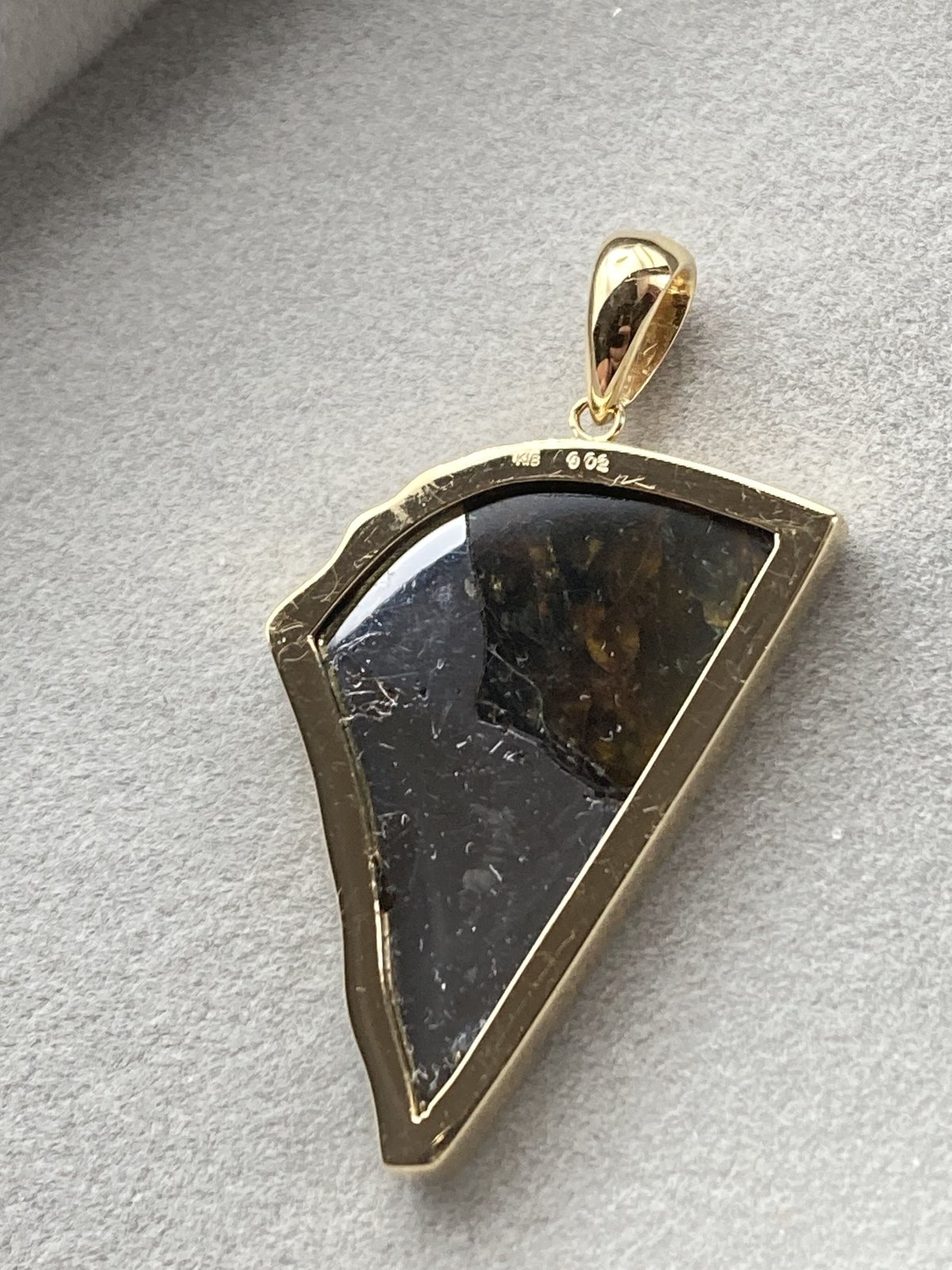 フカン隕石オリジナル18金ペンダント | 秘密の石屋