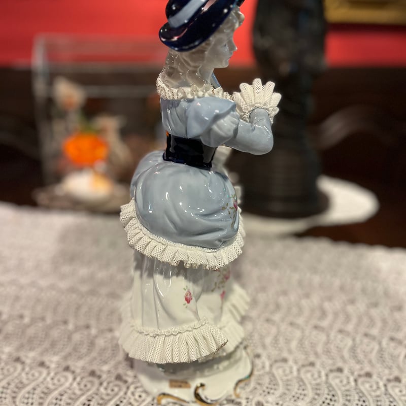 THE TK Collection レース陶器ドール「花籠持ちレディー」 日本製 （箱