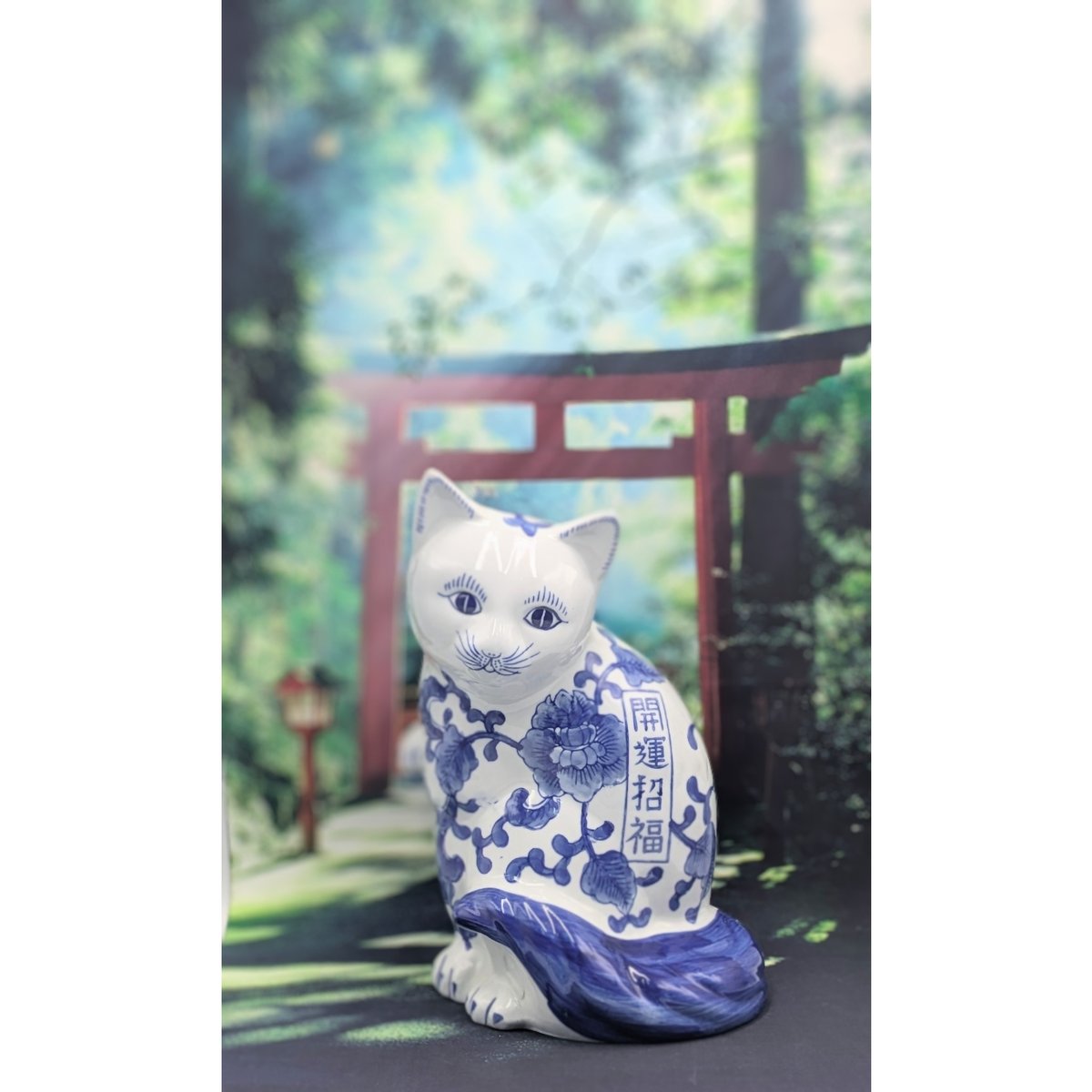 伊万里焼 猫 花模様 置物 伊万里焼 猫 花模様 置物 - メルカリ
